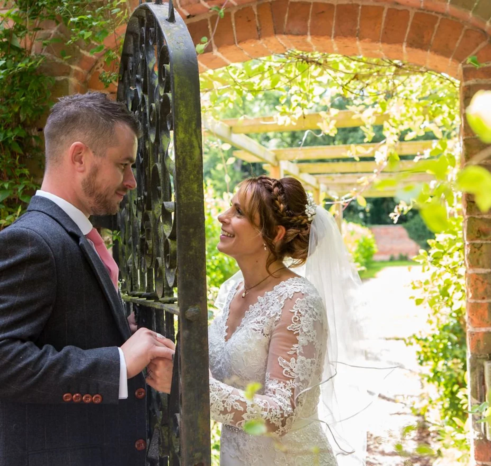 couple getting married at netley hall